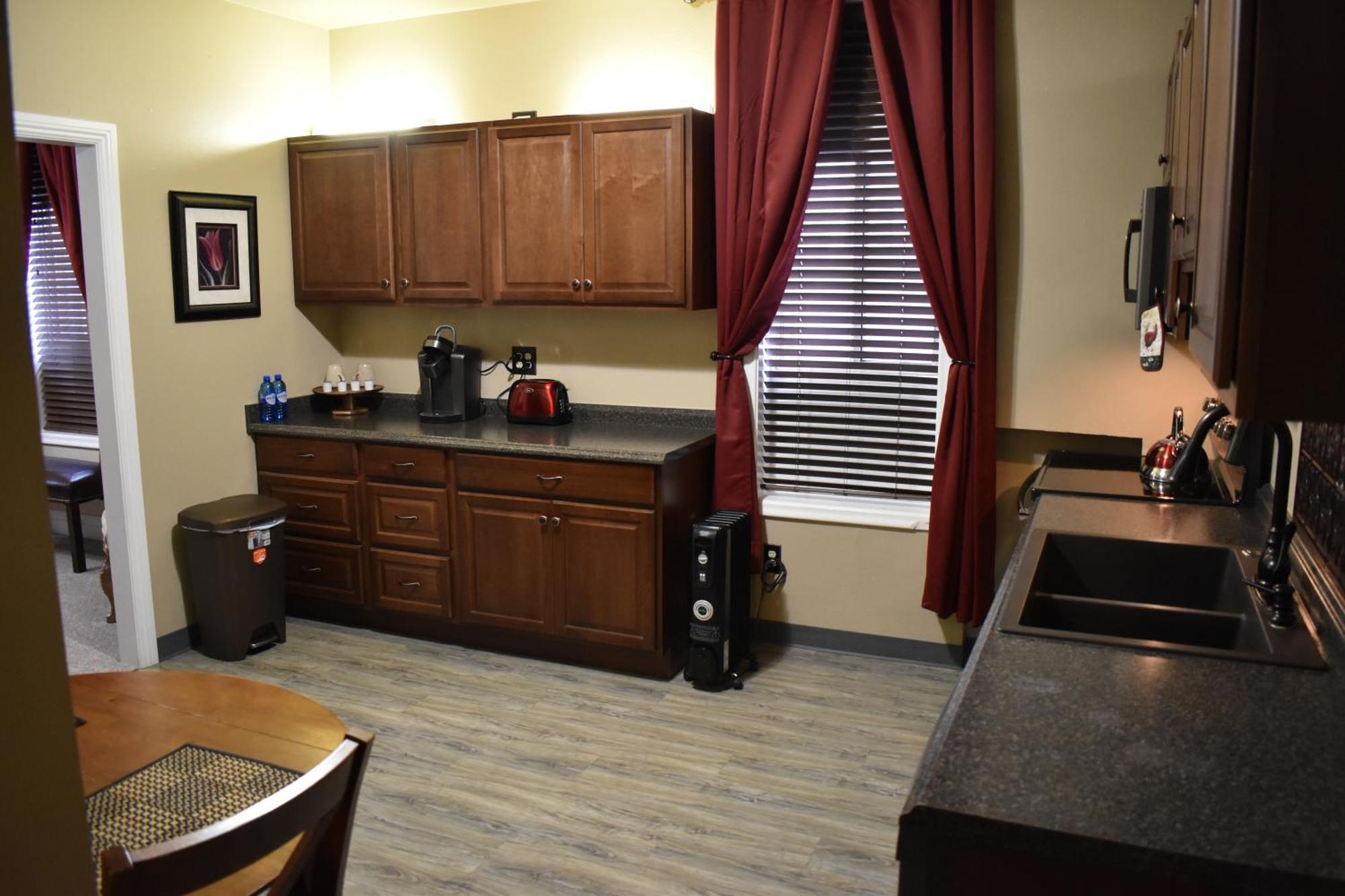 Silver Horseshoe Hotel 2*